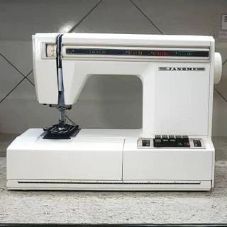 چرخ خیاطی خانگی ژانومه مدل 627 کار کرده